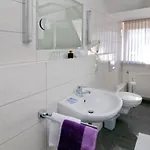 Отель Tiptop Landhotel Hutter 4*