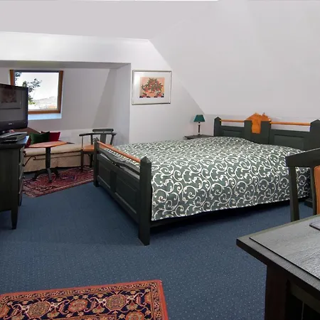 Отель Tiptop Landhotel Hutter 4*